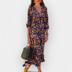 Dress with V Neckline and Retro Design