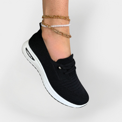 Sports Shoes with Lightweight Fabric and Flexible Sole