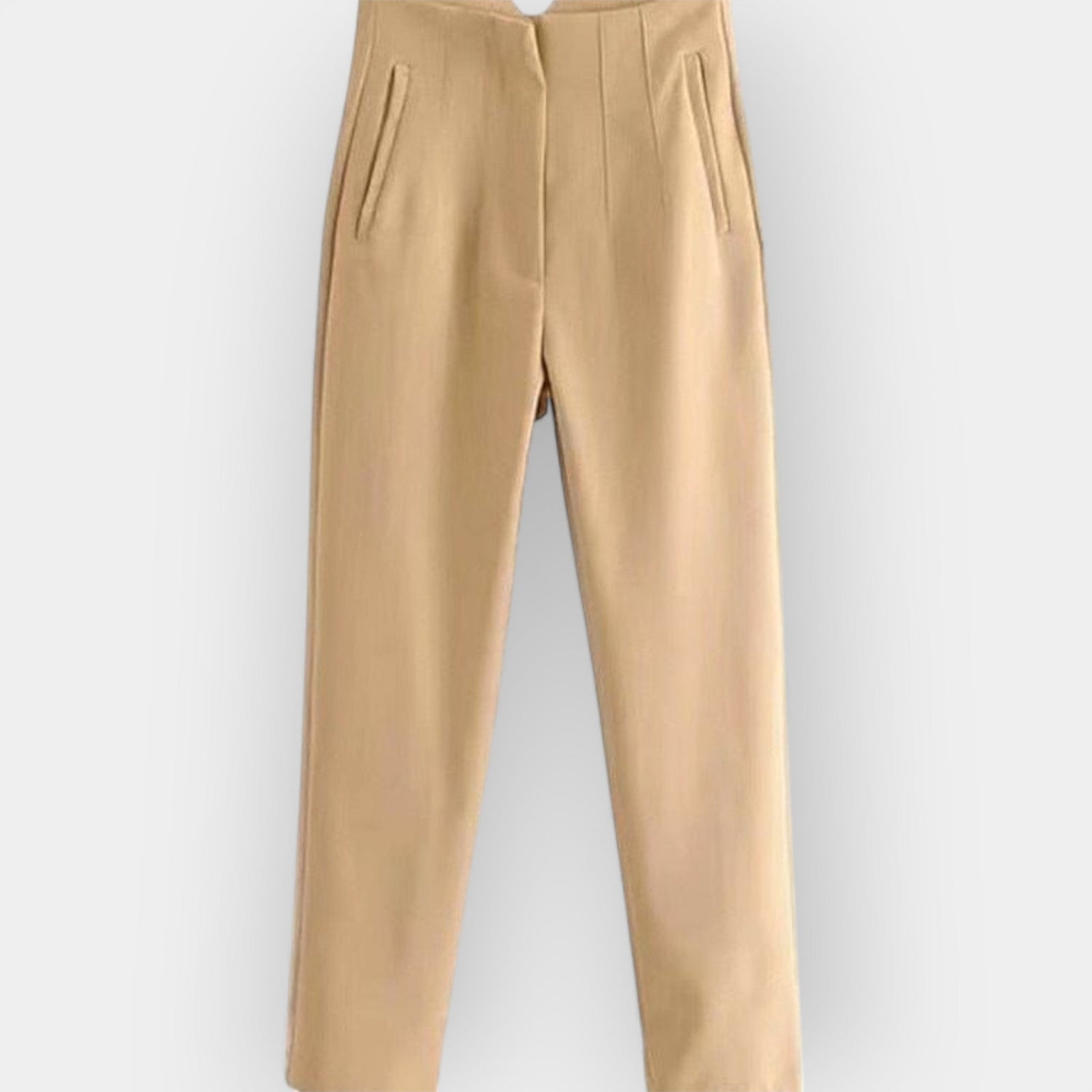 Elegant Trousers for Everyday Use