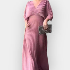Elegant Pleated Dress with Stylish Line