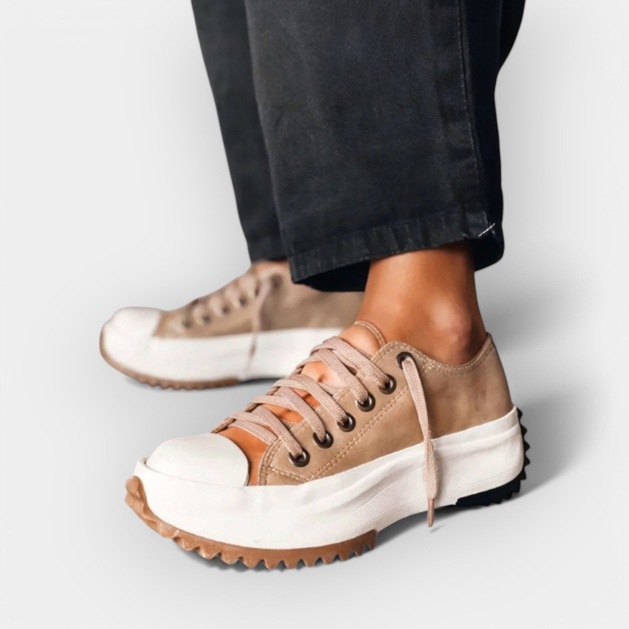 Modern Athletic Shoes with Thick Sole